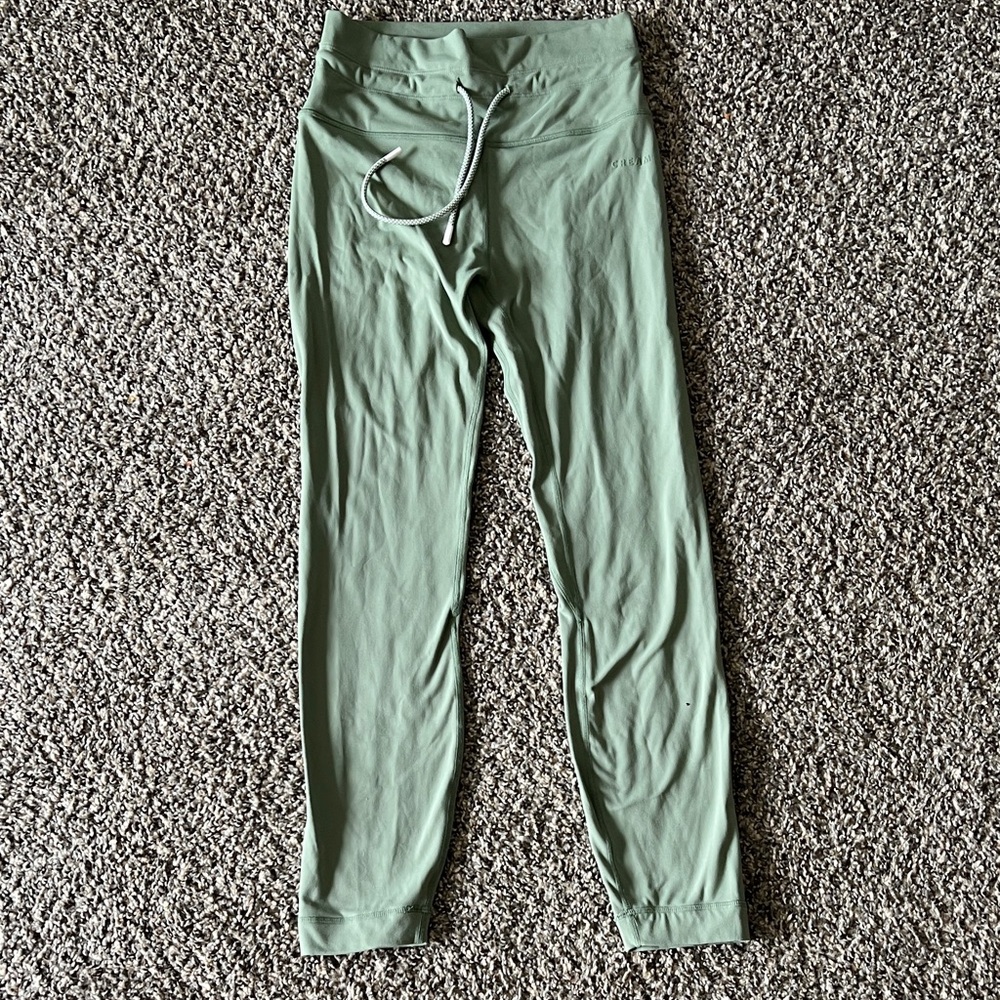 CREAM YOGA leggings in sage green size M